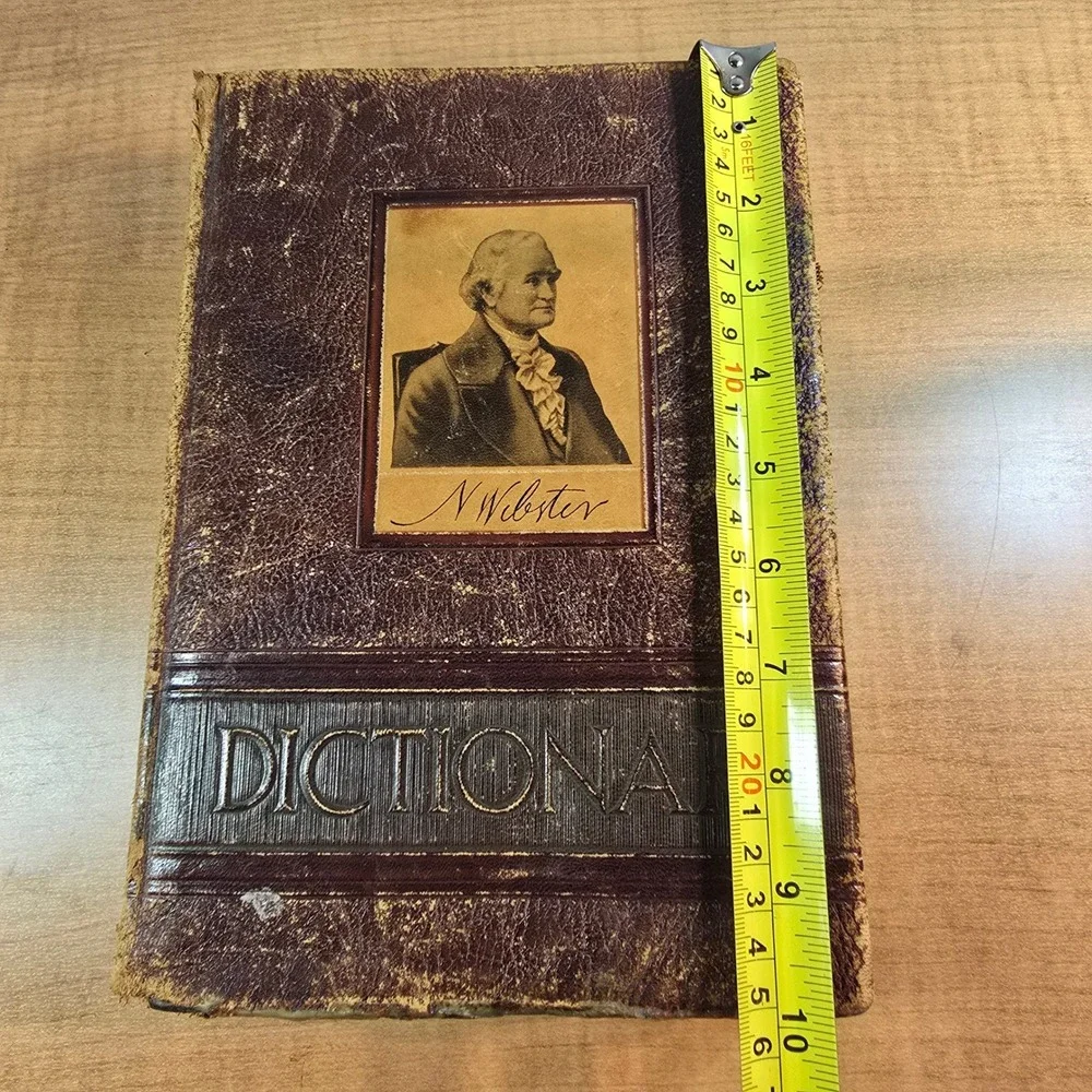 Webster's New Collegiate Dictionary Copyright 1951 Soft, Leatherlike Cover